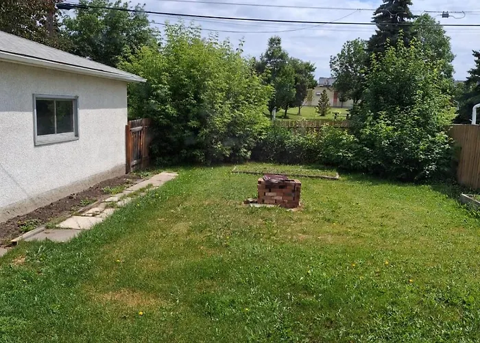 Two Bedroom Walkout Basement Suite By Southgate Center Edmonton, Close To Lrt & U Of A!