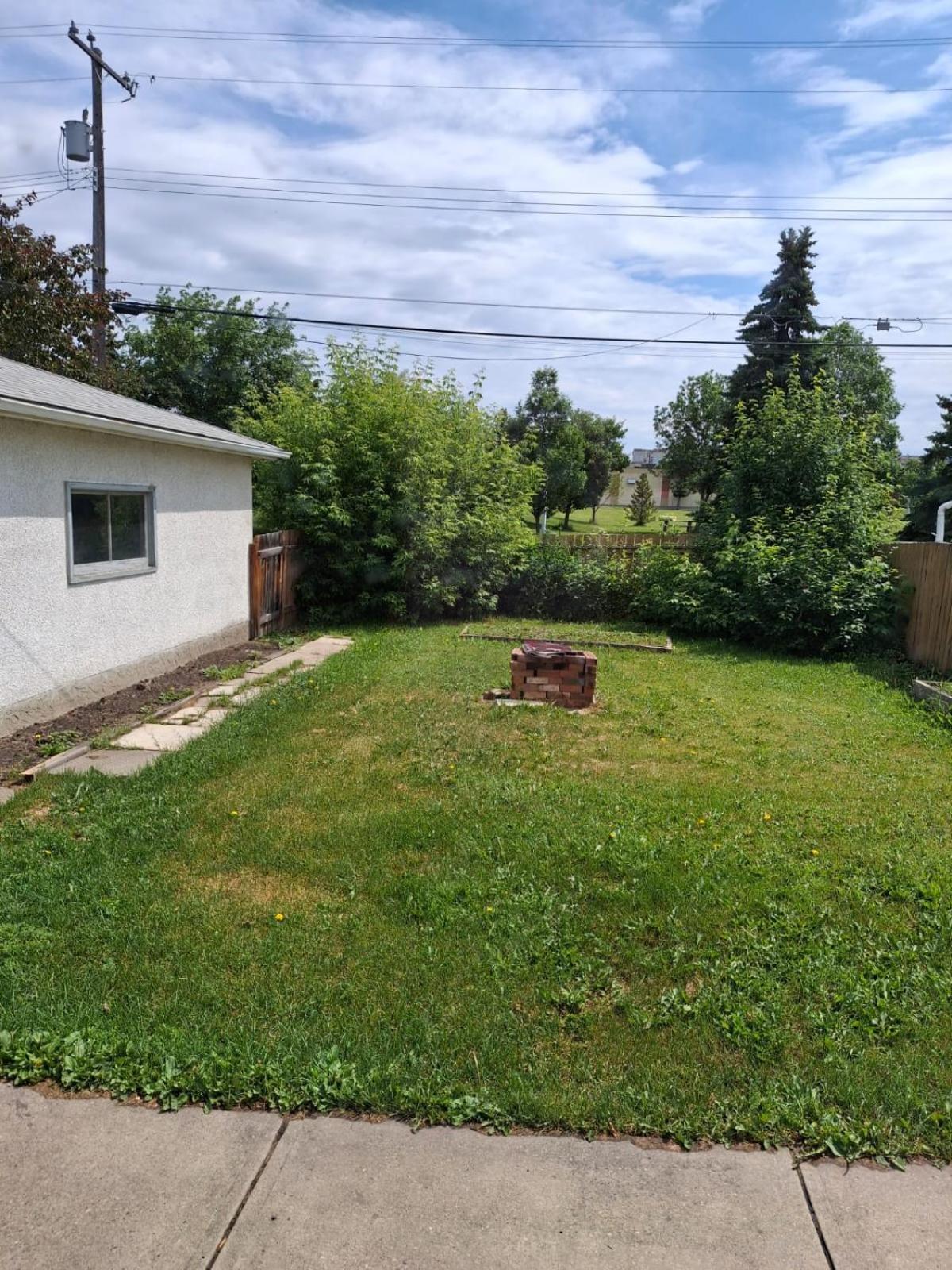 Apartment Two Bedroom Walkout Basement By Southgate Center Edmonton, Close To Lrt & U Of A! Edmonton